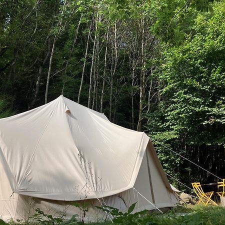 Grande Tente Tipi En Pleine Foret Burzet Buitenkant foto
