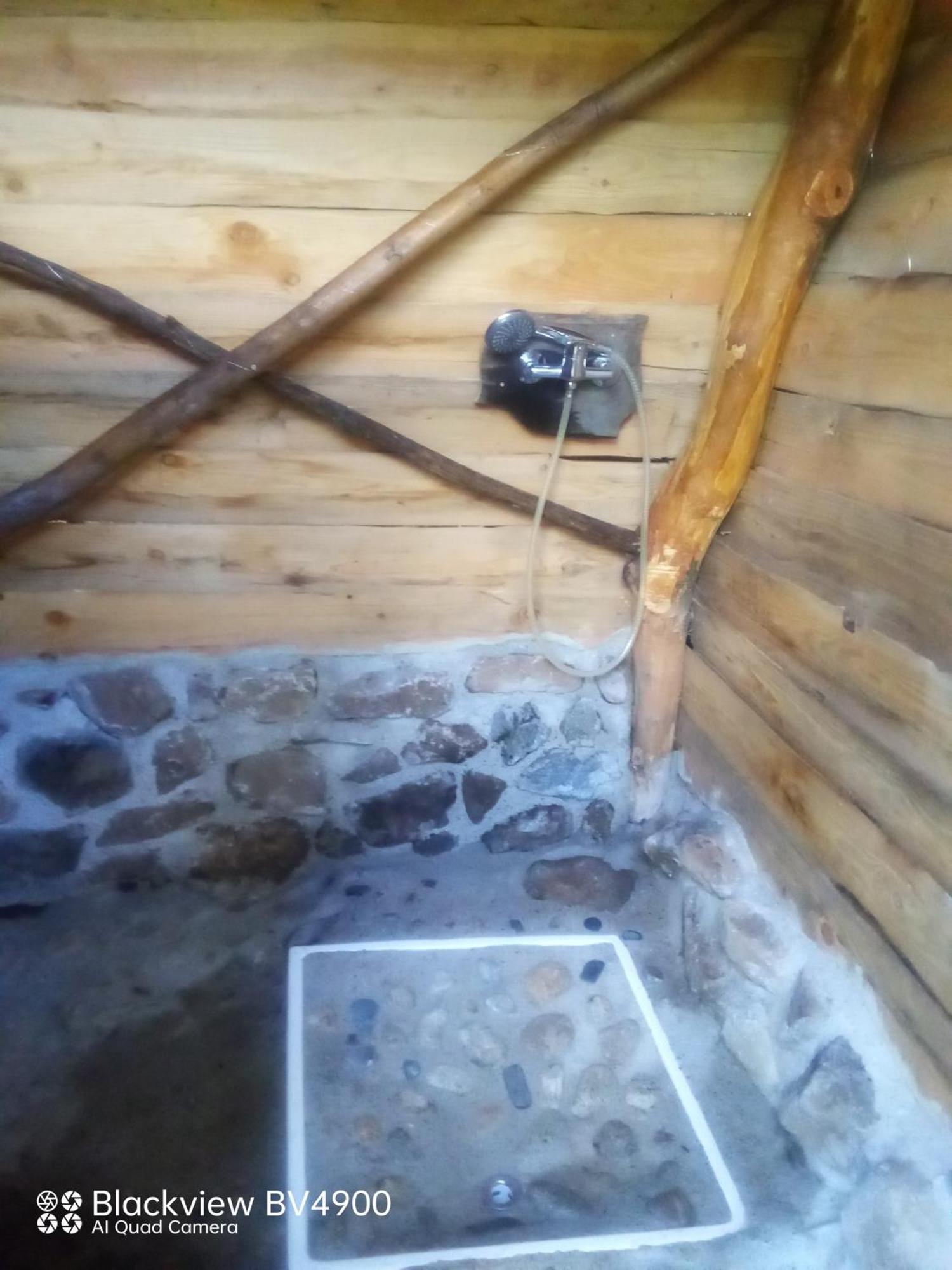 Grande Tente Tipi En Pleine Foret Burzet Buitenkant foto