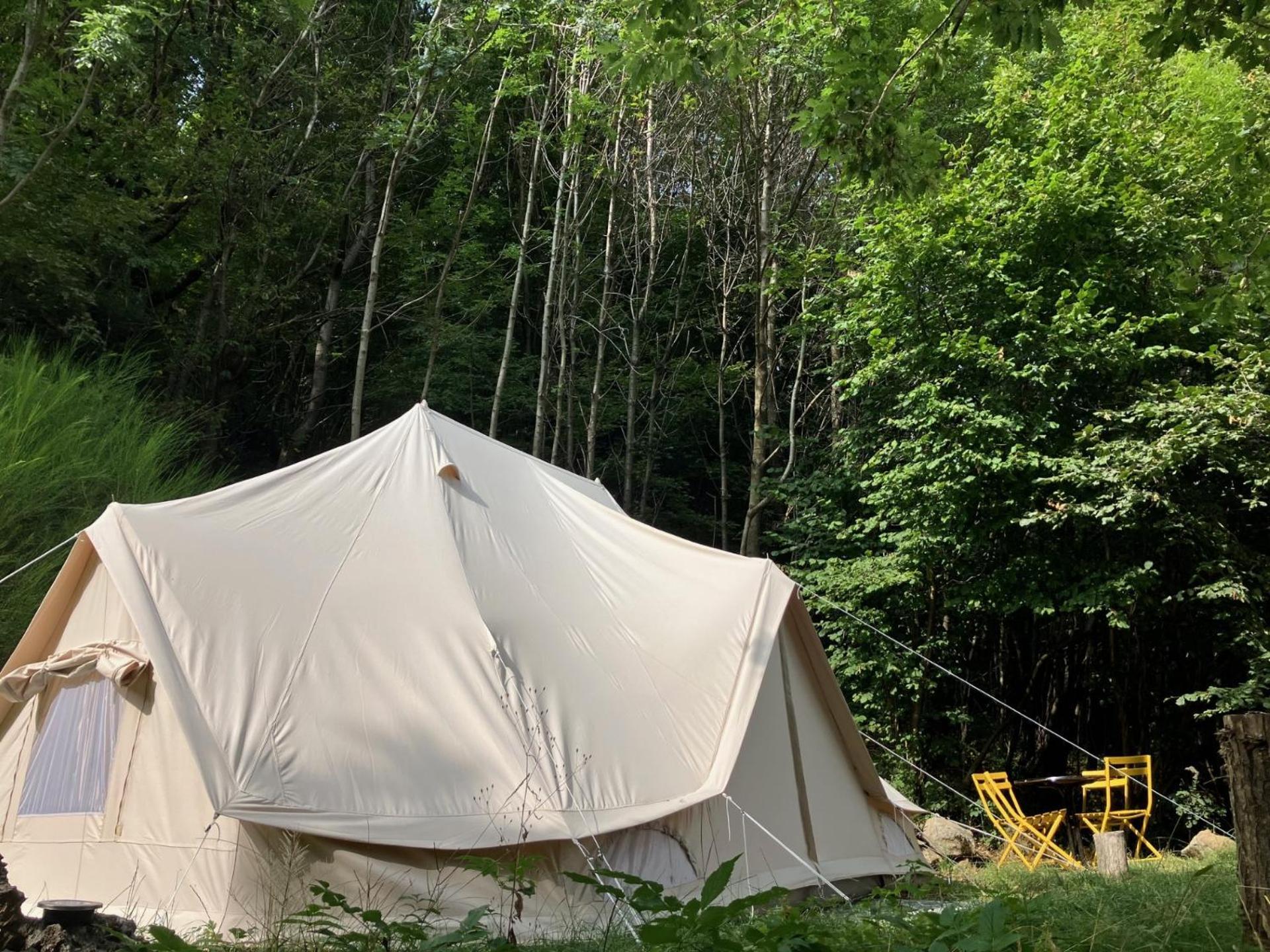 Grande Tente Tipi En Pleine Foret Burzet Buitenkant foto